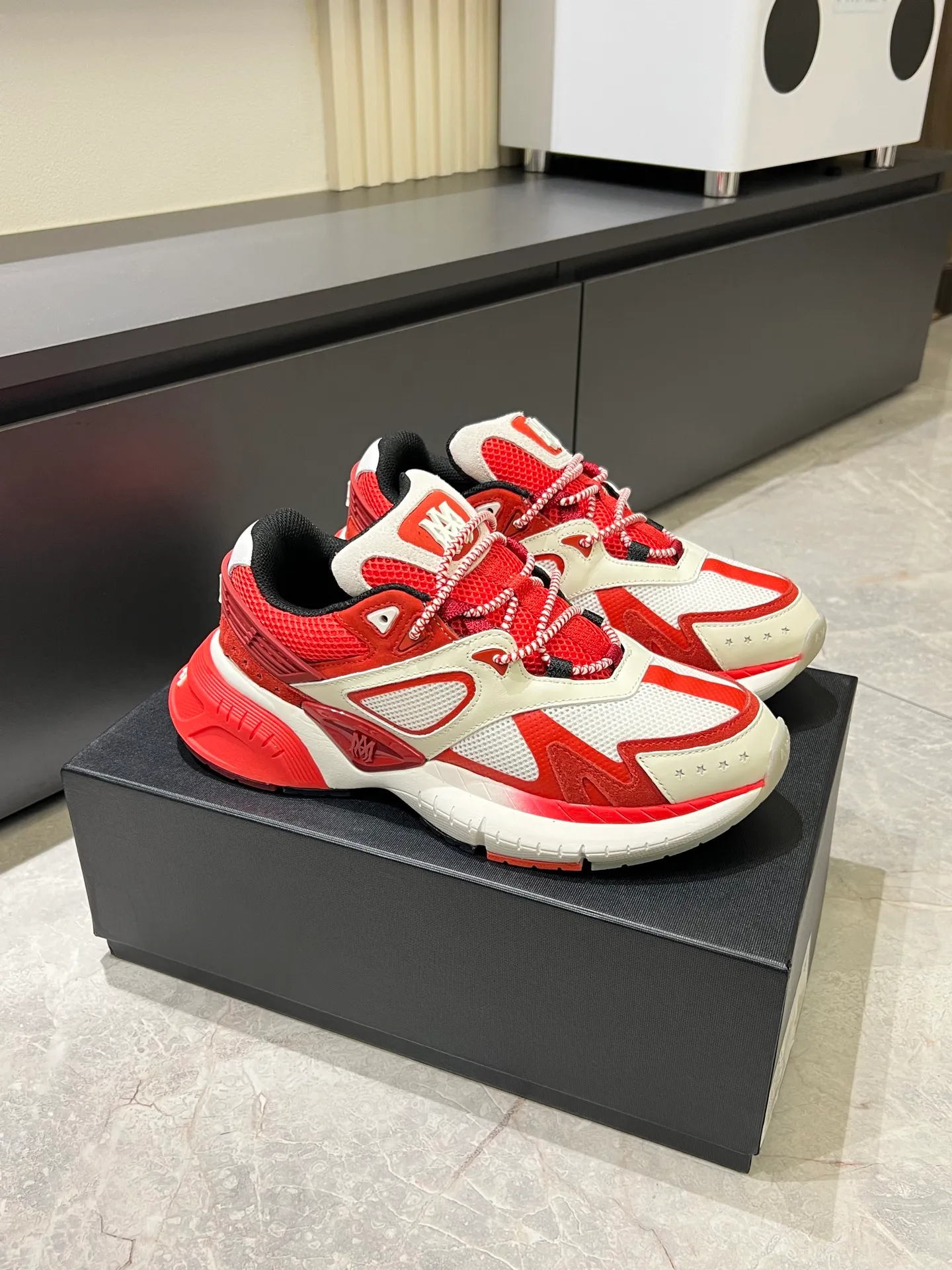 Men's shoes 💰p680 AMIRI's new men's casual sports shoes, made of first-layer cowhide upper and original breathable mesh, rich in three-dimensionality, contrasting color design, simple style, fashionable and sporty, breathable mesh lining, original ultra-light outsole, a must-have item for daily leisure! Size: 38-45!